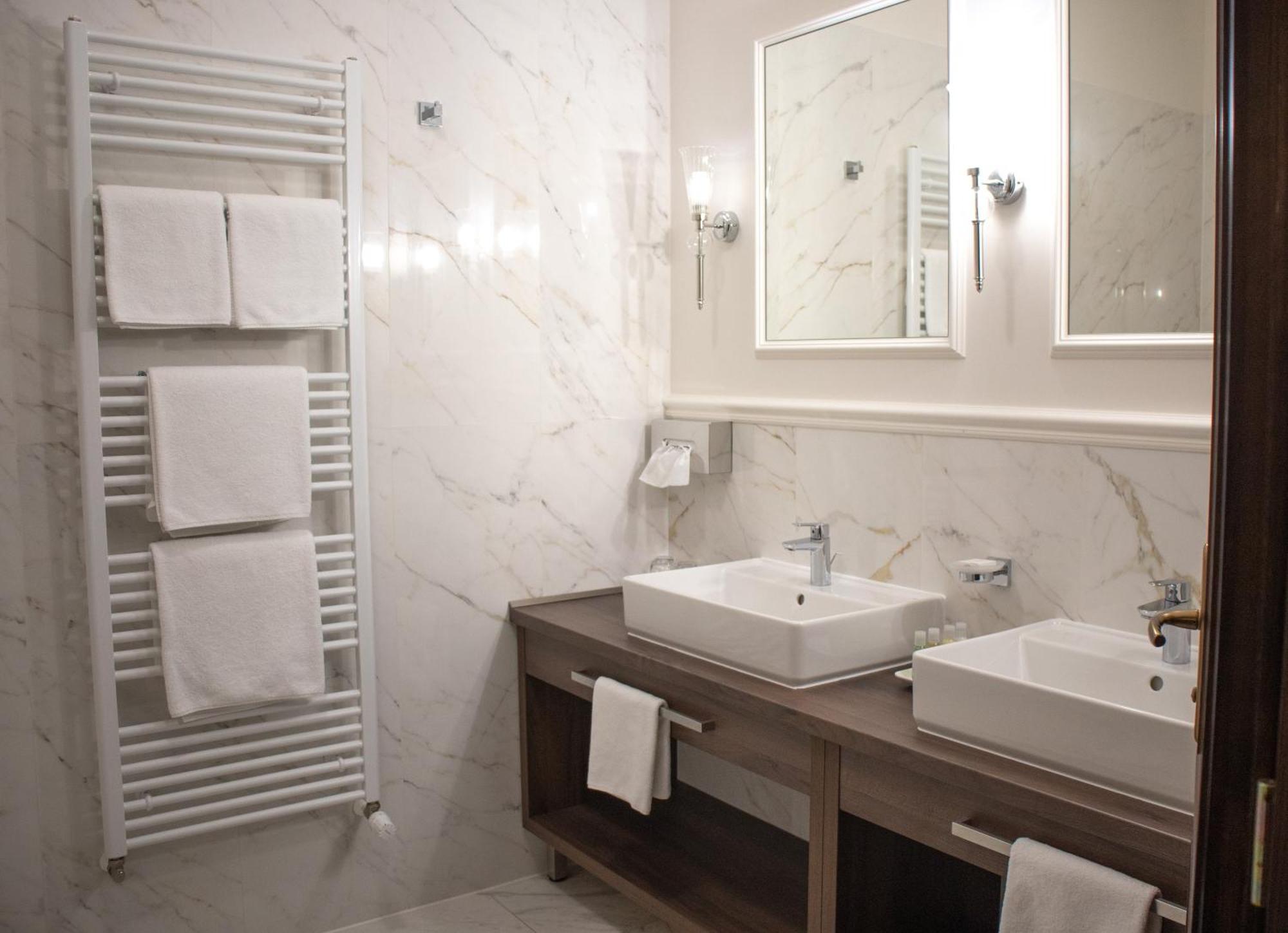 Boutique Hotel Gaia Kecskemet Exterior photo